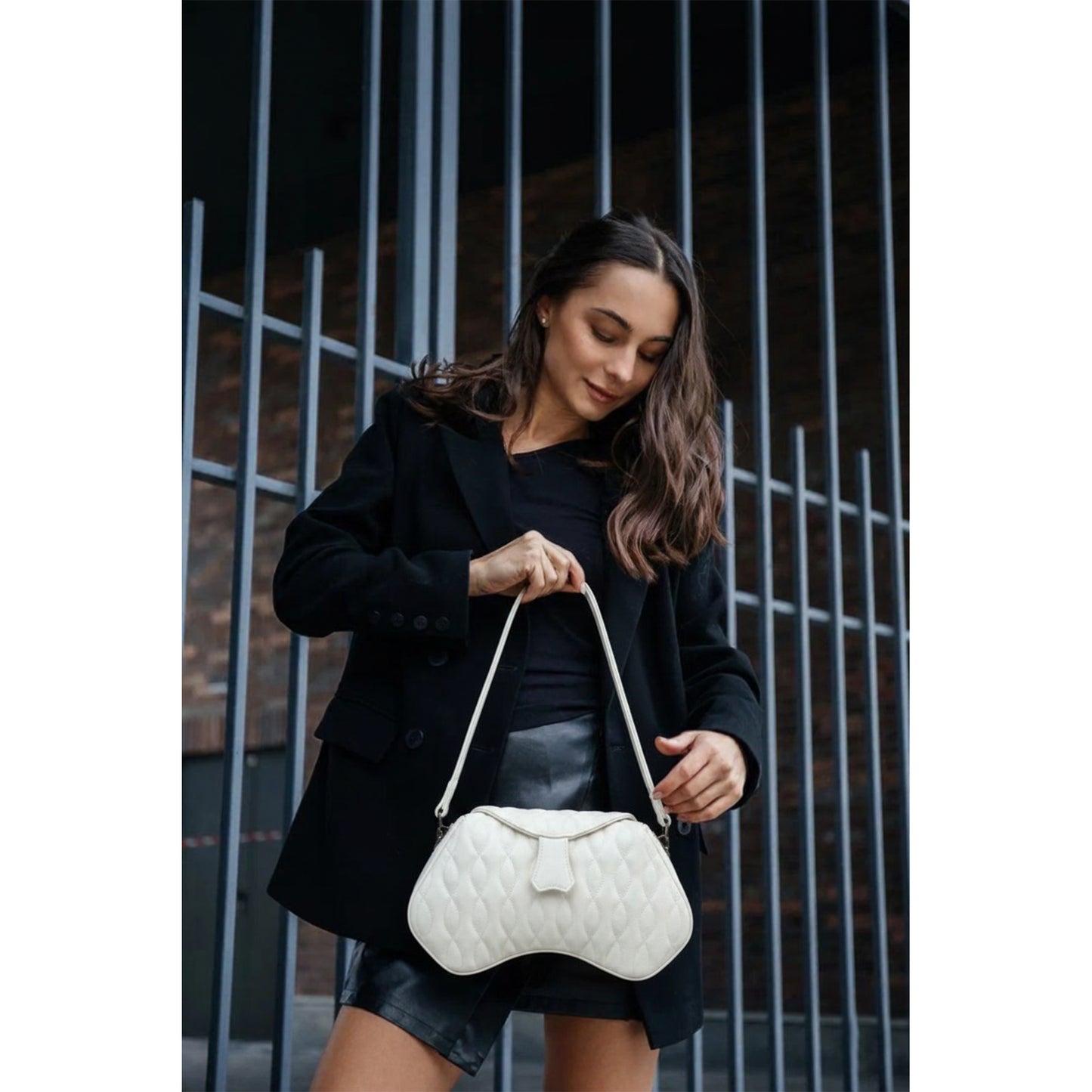 Frieda – Embroidered Crossbody