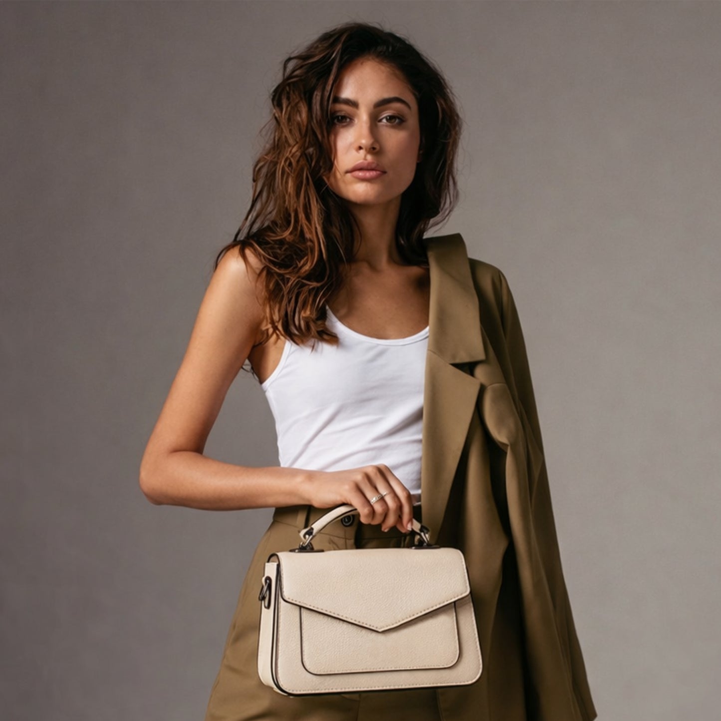 Faye – Structured Handbag