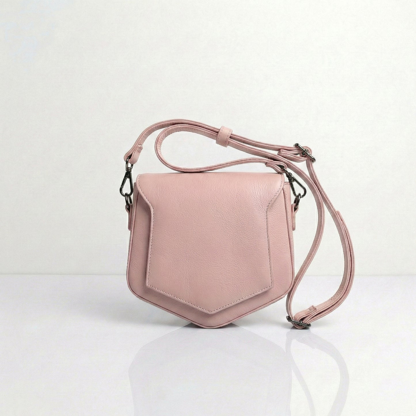 Shield Crossbody Bag | Scarpella