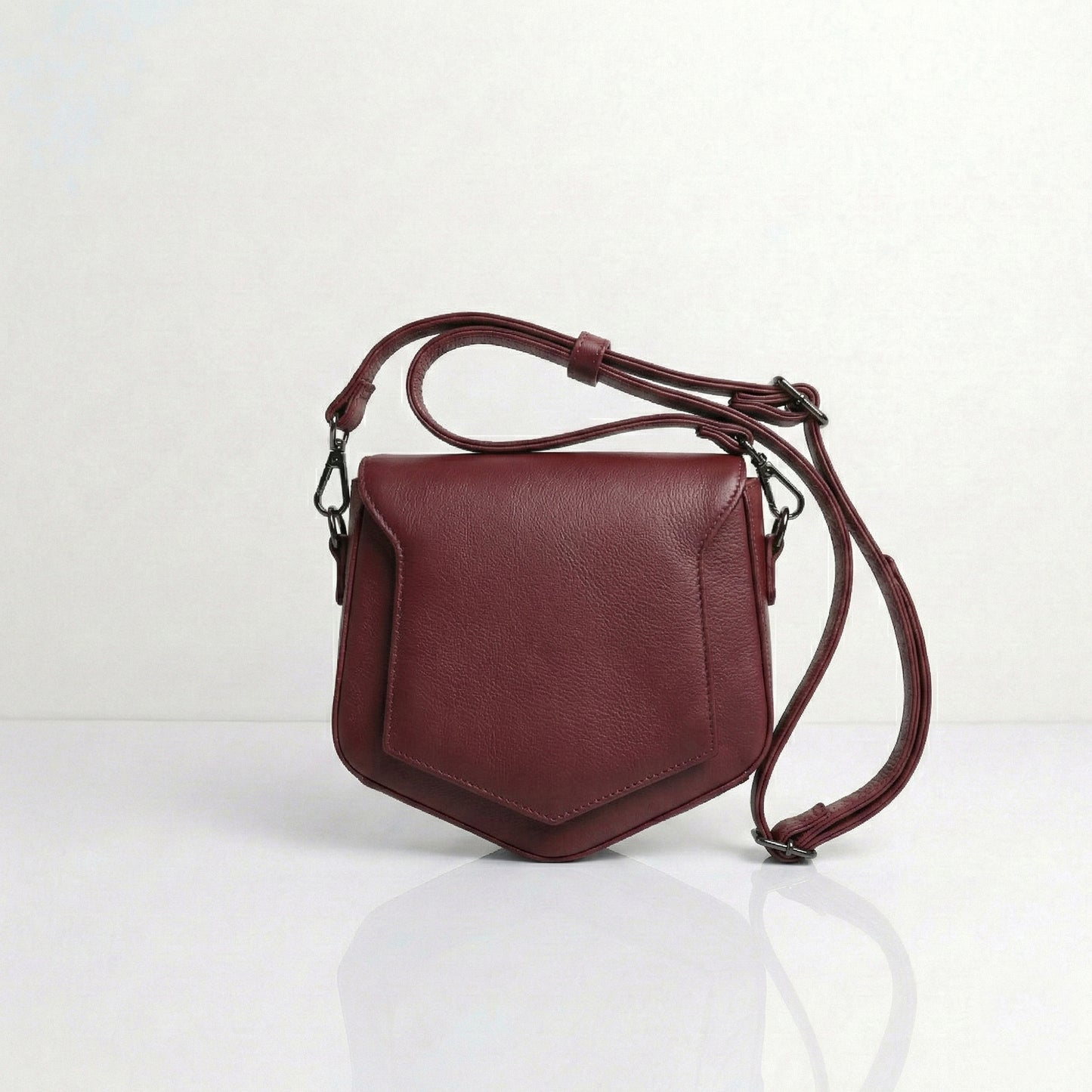 Shield Crossbody Bag | Scarpella