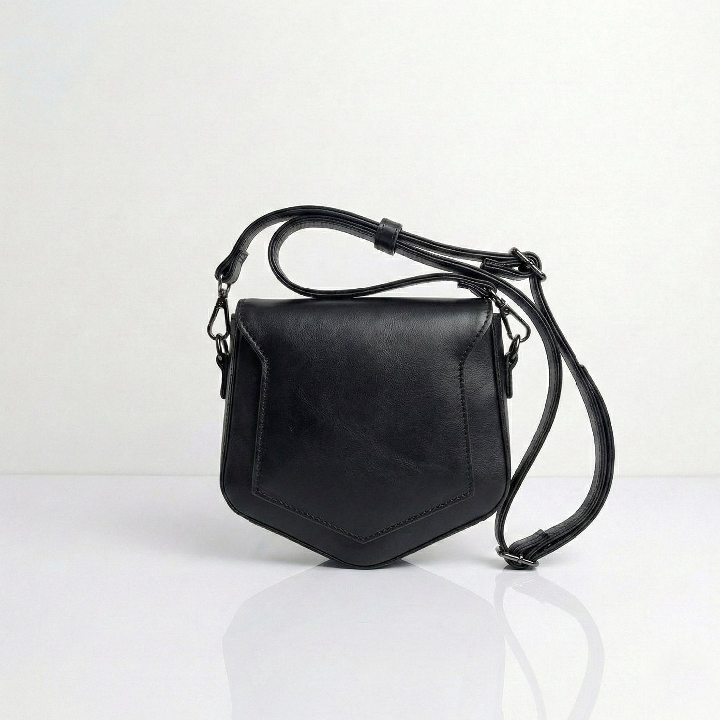 Shield Crossbody Bag | Scarpella