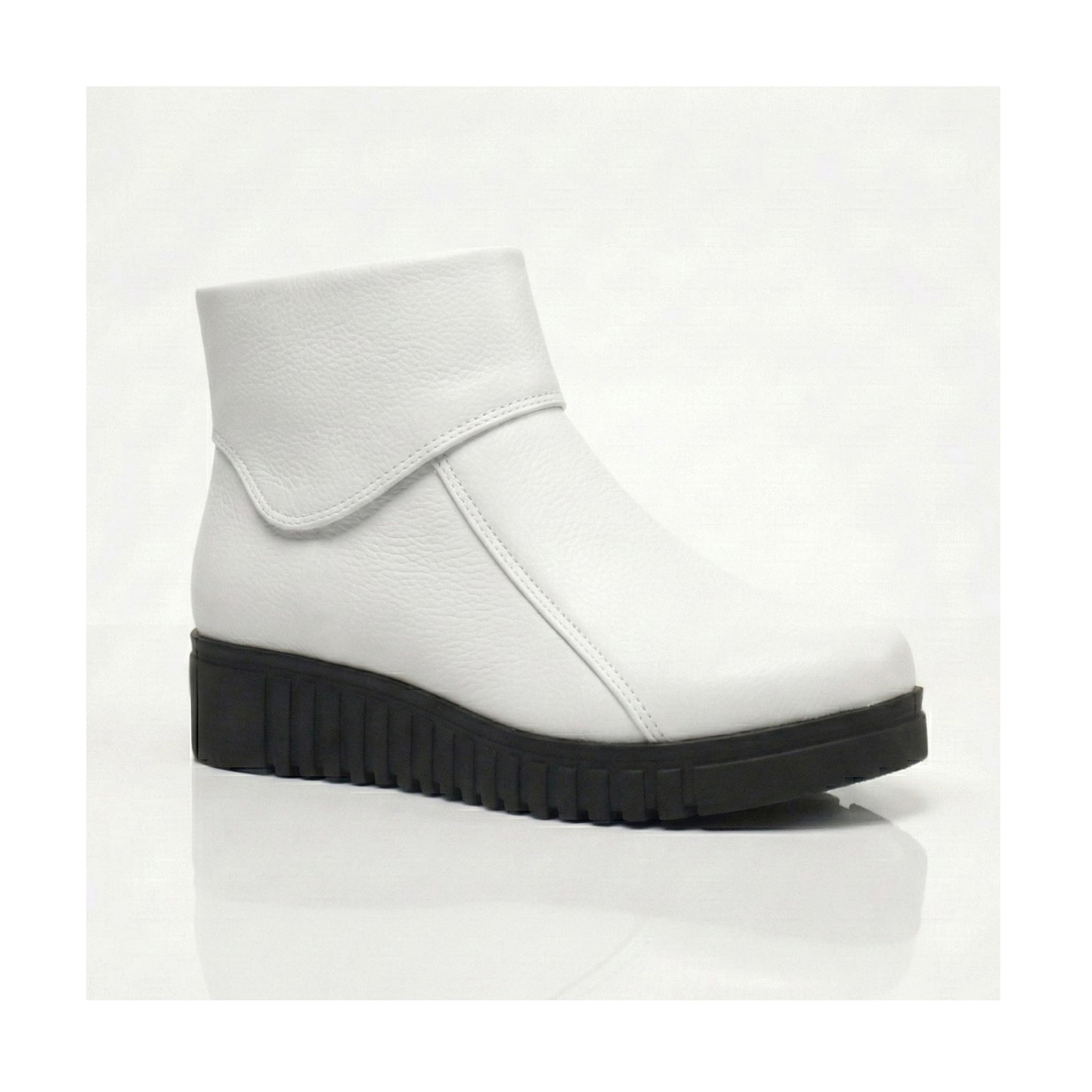 Solid Kicklyn Boot