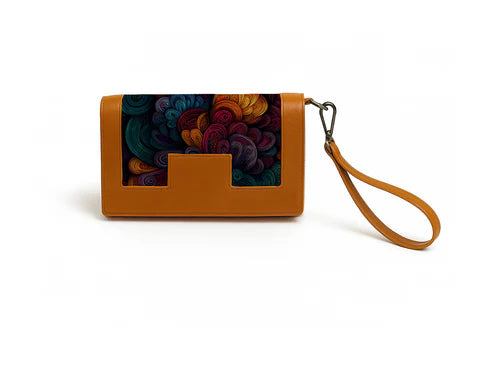 Sarrah Clutch Savanna